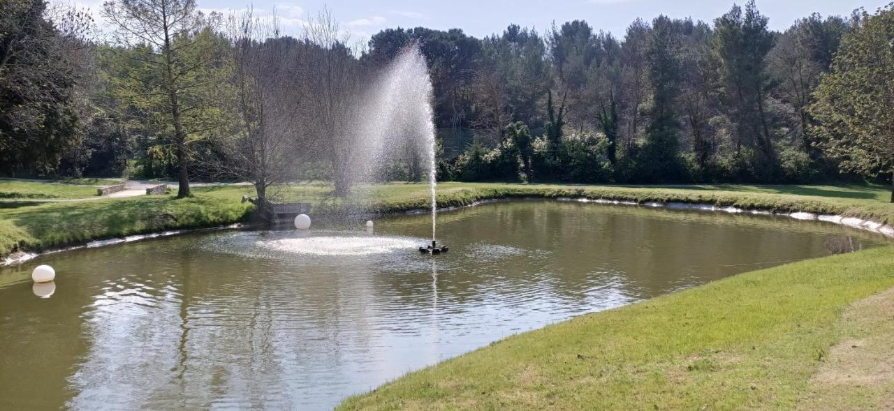 Charmant T2 Climatise Avec Belle Vue , Golf De Pont-Royal Mallemort Zewnętrze zdjęcie